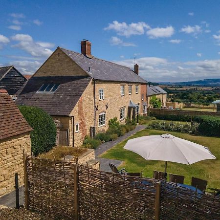 Beautiful Cotswold Farmhouse With Hot Tub マンチェスター エクステリア 写真