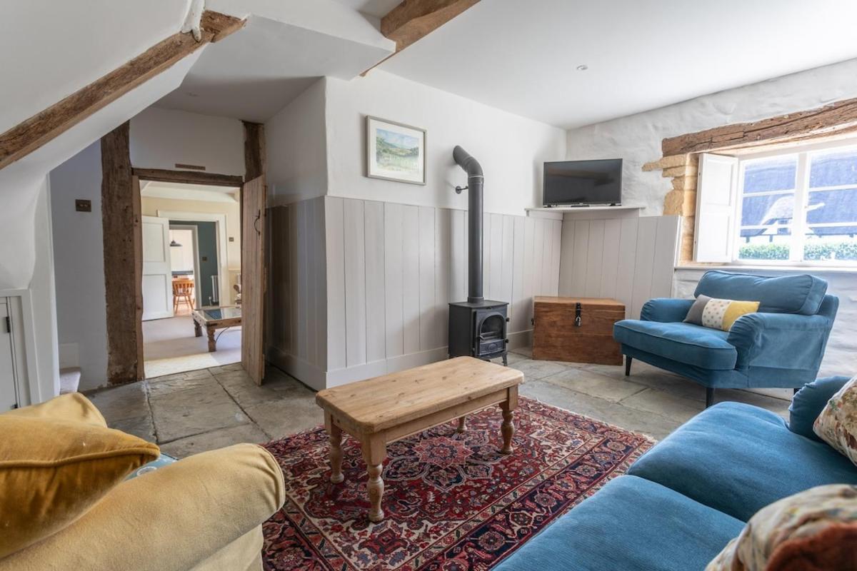 Beautiful Cotswold Farmhouse With Hot Tub マンチェスター エクステリア 写真