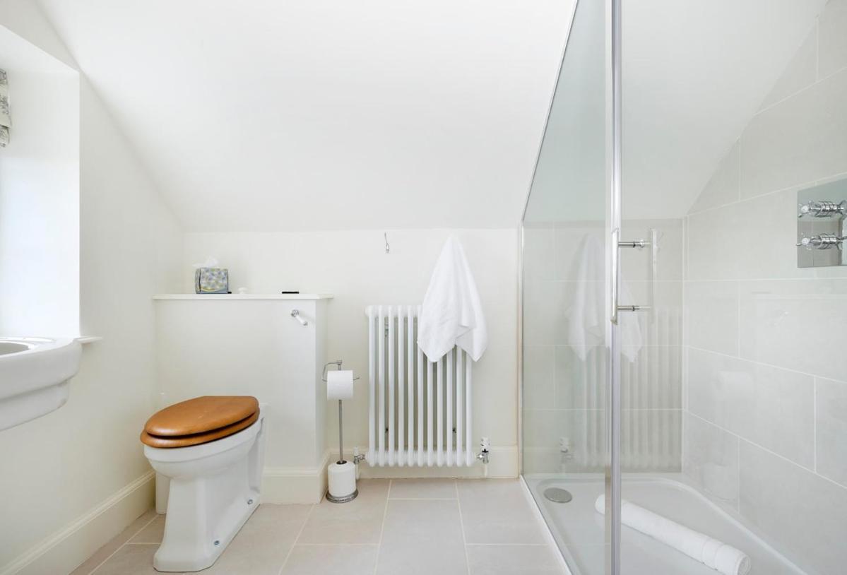 Beautiful Cotswold Farmhouse With Hot Tub マンチェスター エクステリア 写真
