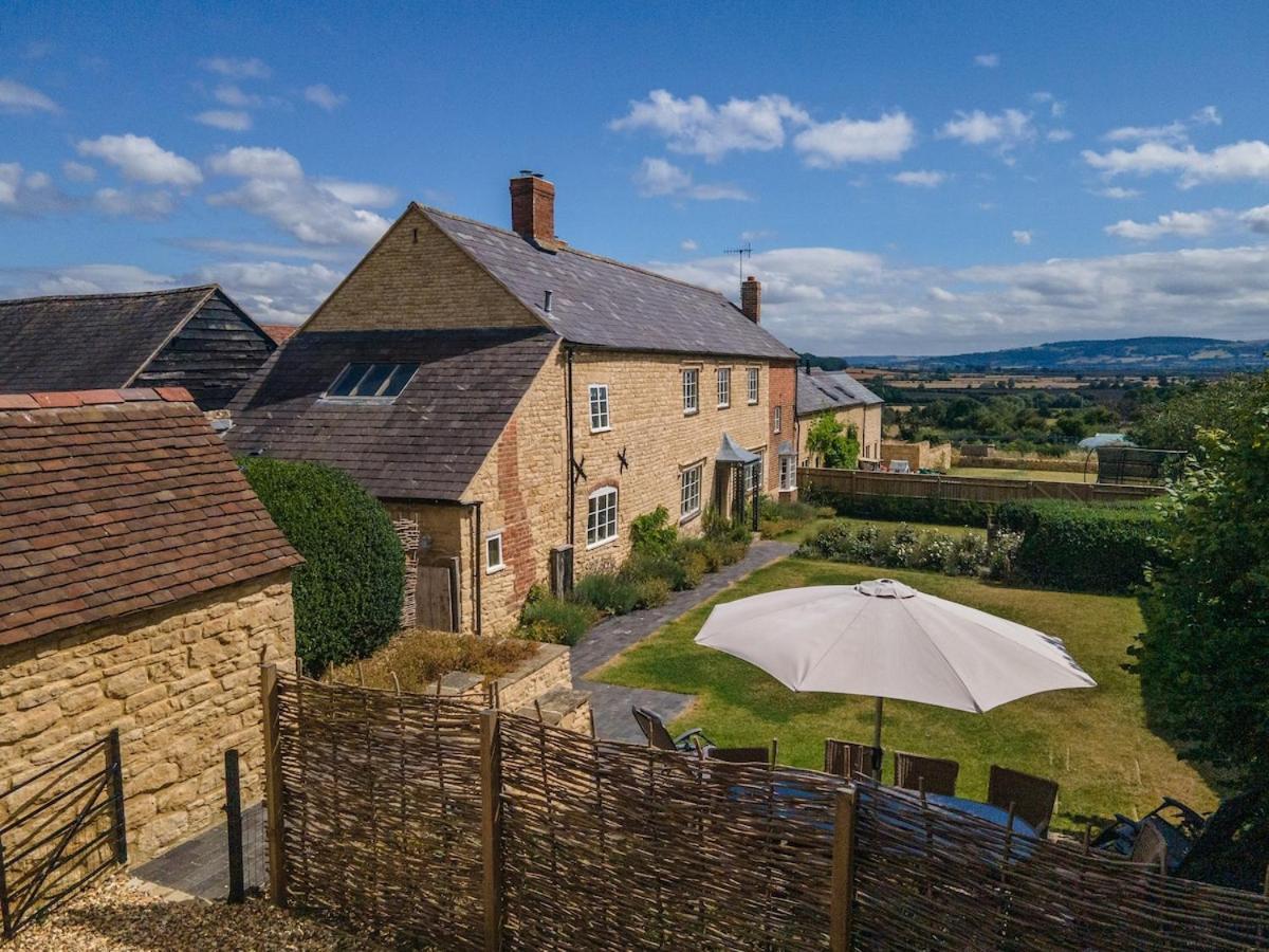 Beautiful Cotswold Farmhouse With Hot Tub マンチェスター エクステリア 写真