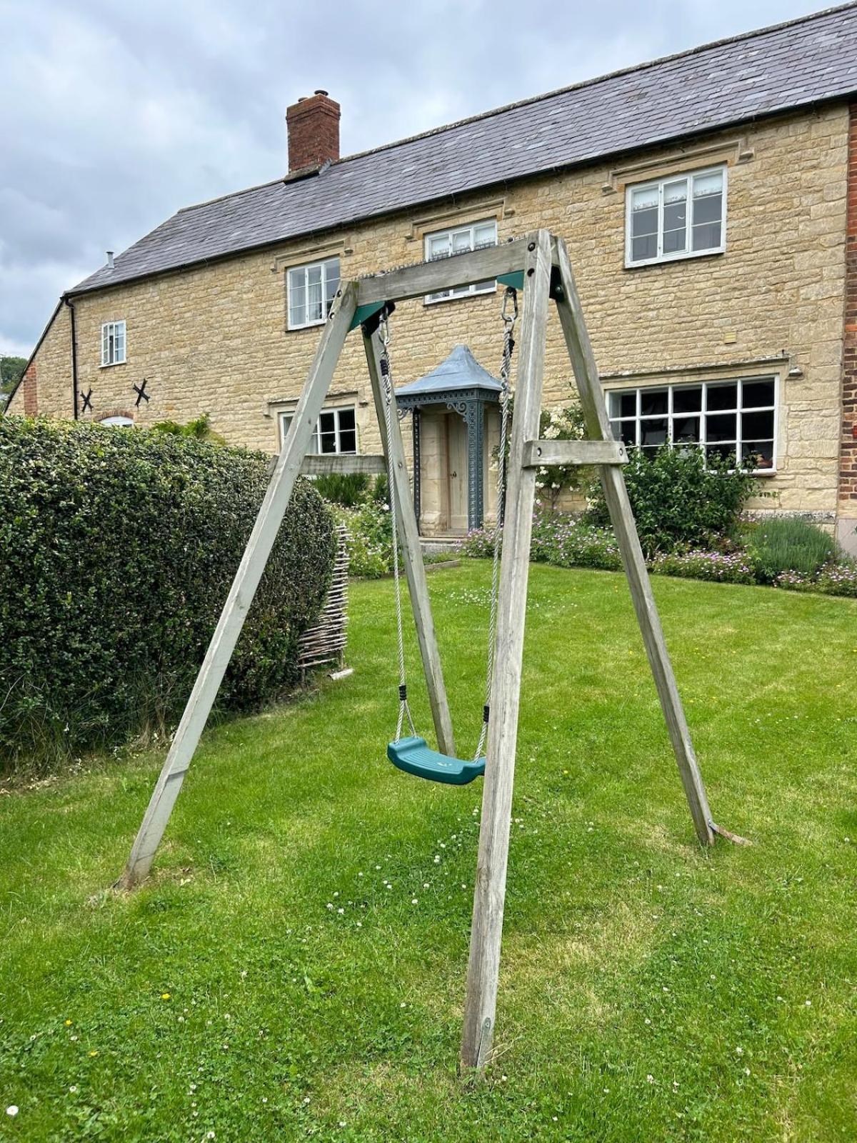Beautiful Cotswold Farmhouse With Hot Tub マンチェスター エクステリア 写真